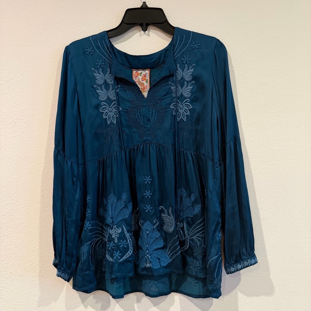 Johnny Was Odette Bishop Sleeve Blouse Majolica Blue Embroidered Size Small NWT